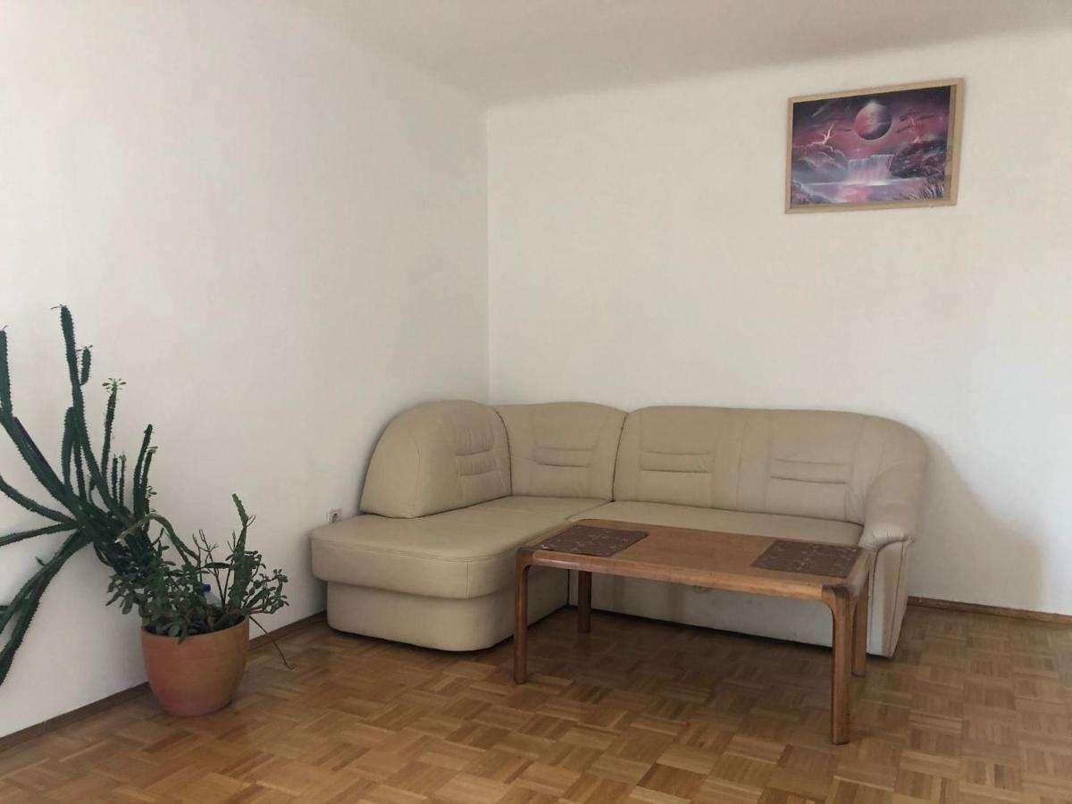 A Private Room In A Shared Apartment Wien Exteriör bild